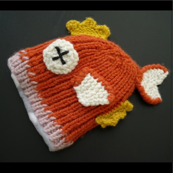 Magikarp hand knitted hat (Pokémon go inspired) - Picture 2 of 2